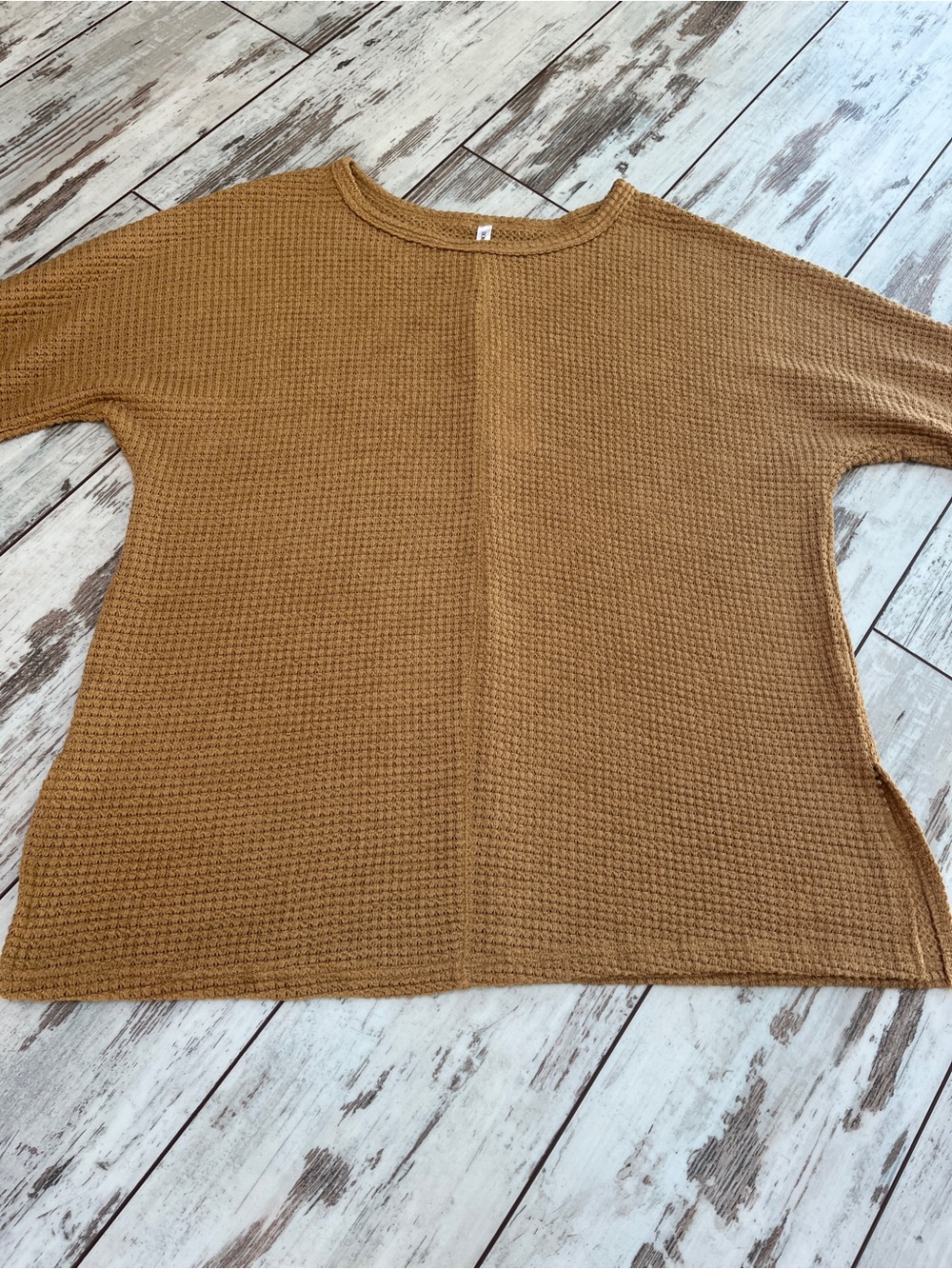 Dokotoo Waffle Knit Long Sleeve Shirt Womens Large NWT Brown Tan Side Slit Tee - Picture 6 of 10